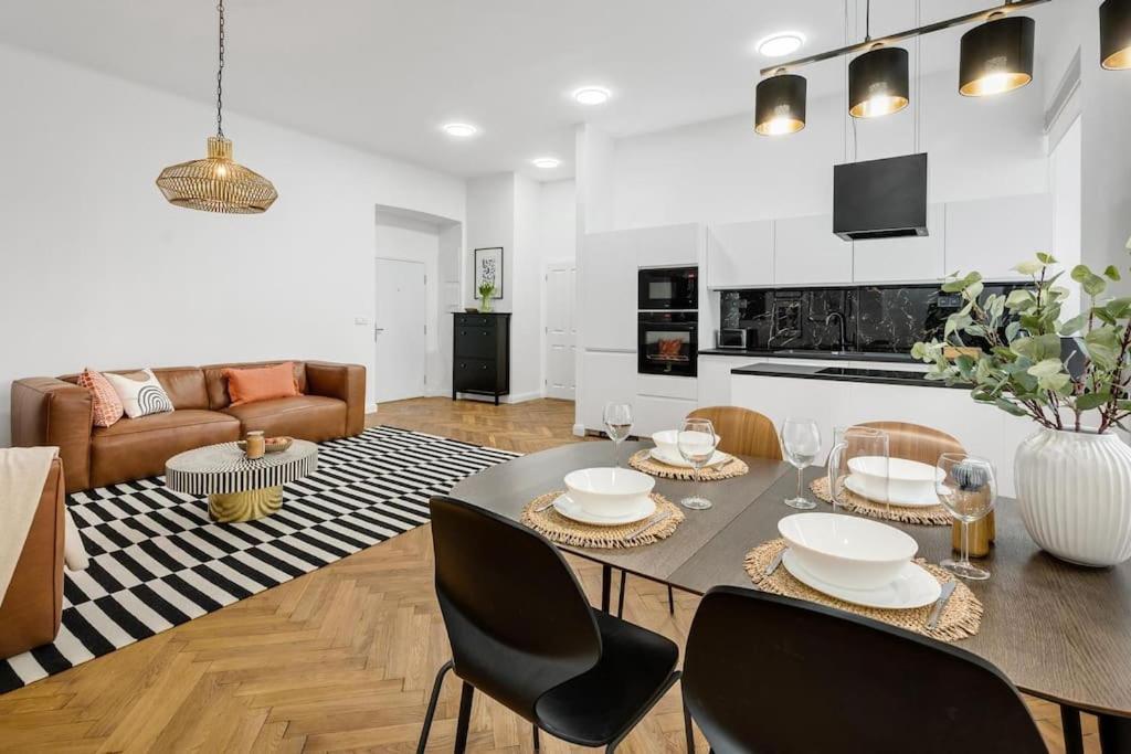 Stylovy Apartman V Centre Mesta Bratislava Luaran gambar