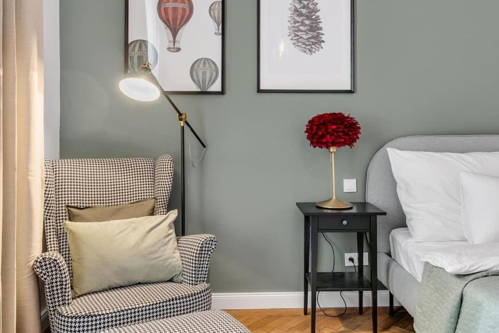 Stylovy Apartman V Centre Mesta Bratislava Luaran gambar