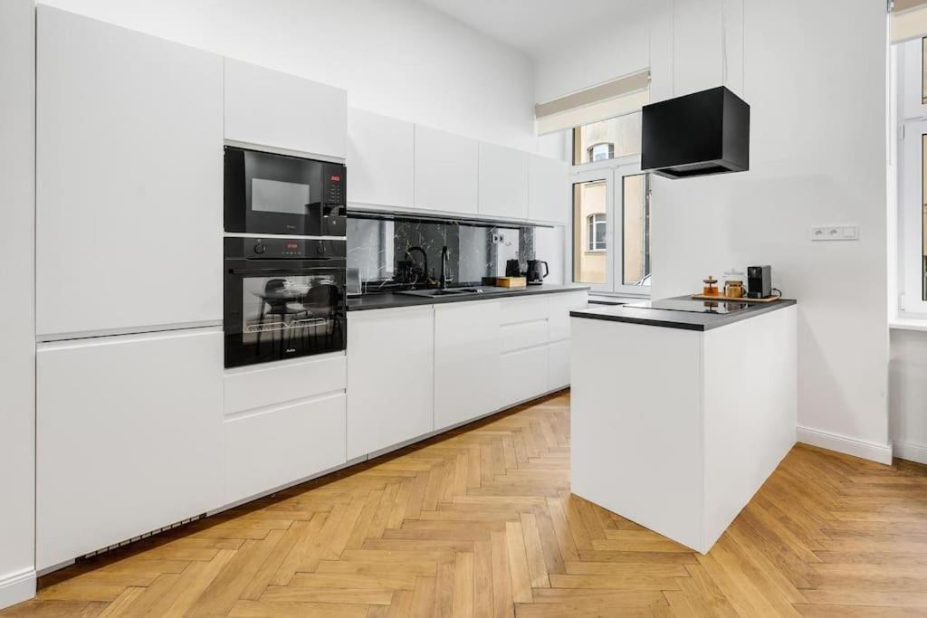 Stylovy Apartman V Centre Mesta Bratislava Luaran gambar